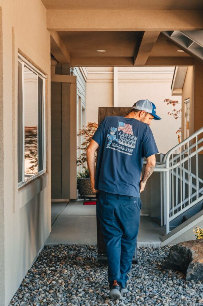 Larsen Transfer local movers at work