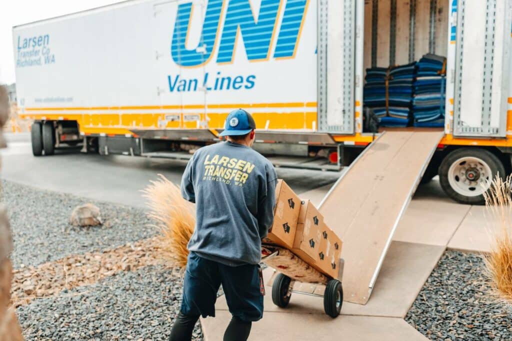 seasonal moving tips from Larsen Transfer